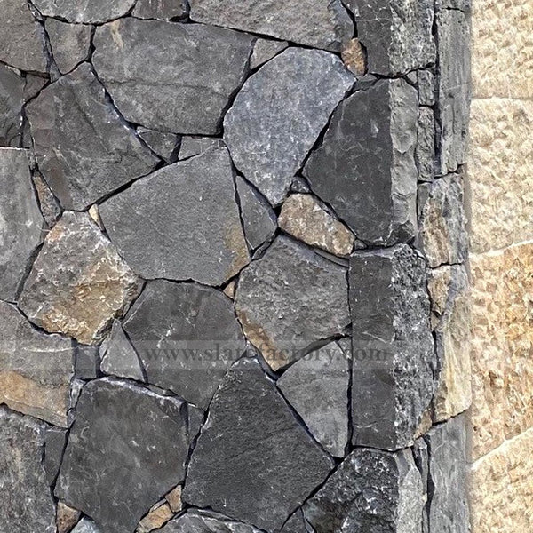 stone-veneer-outside-corner-black-forest-fieldstone