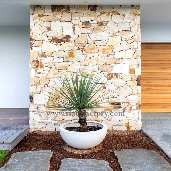 stone-veneer-retaining-wall-desert-gold